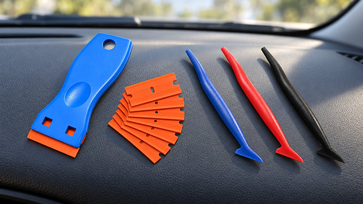 Kit autocollants et vitres posé sur le tableau de bord